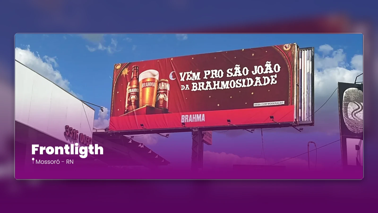 Imagem editorial do artigo Frontlight em campanhas OOH: presença estática com visibilidade prolongada